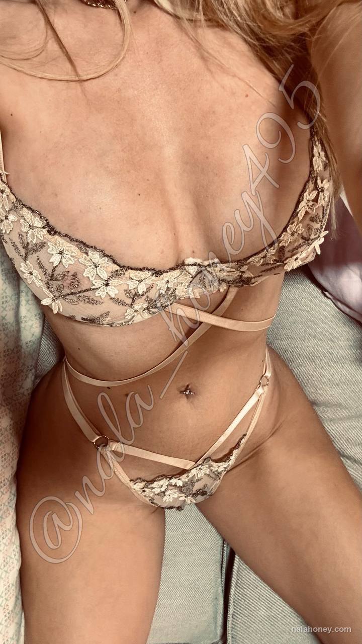 Nala Honey lingerie cam girl italiana